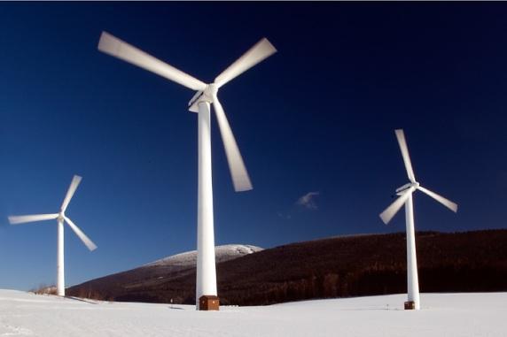 Začátek výroby novodobých větrných elektráren se datuje na konec 80. let minulého století.