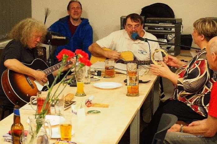 března 2019, popřál všem přítomným ženám k svátku MDŽ a každé věnoval červený karafiát a kostkovaný ručník. Pro všechny dámy to bylo velice milé a příjemné překvapení.