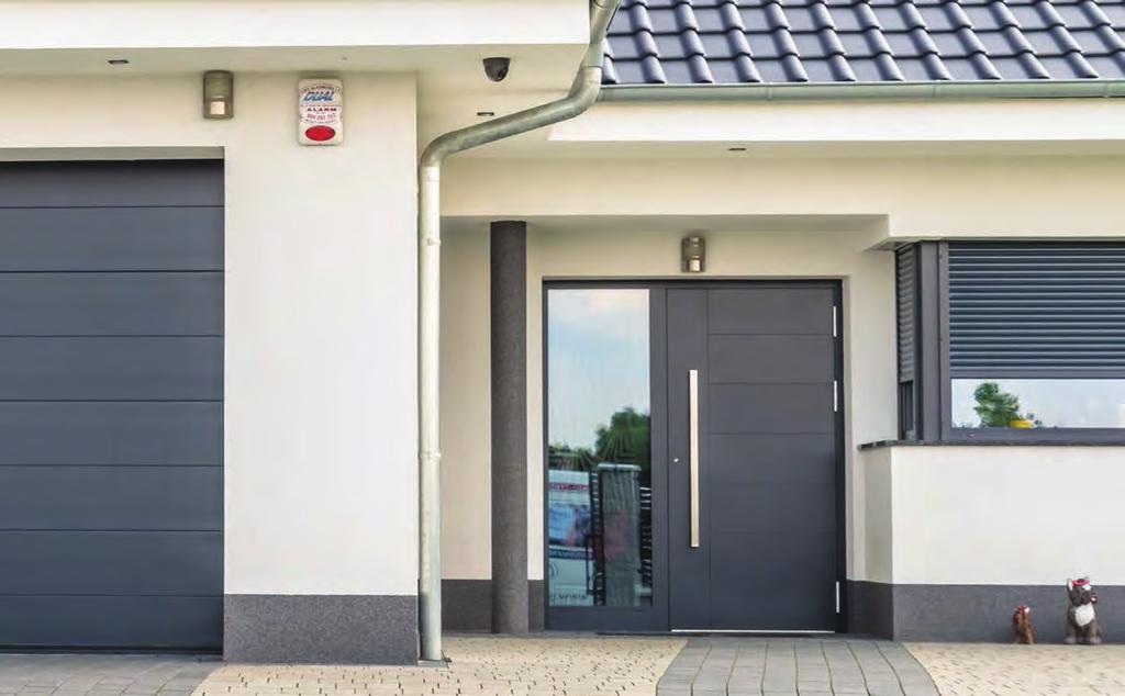 APART BOČNÉ VSTUPNÍ DVEŘE Jednokřídlé personální dveře APART, mohou být vyhotoveny v nabízených dizajnech sekčních garážových nebo průmyslových vrat.