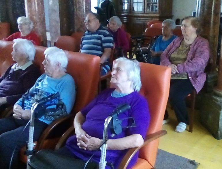 přednášku o životě za 1. republiky s názvem Jak se žilo před sto lety.