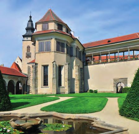 TELČ STÁTNÍ ZÁMEK 2 Film: Pyšná princezna Když ve filmové pohádce o pyšné princezně přinesli vyslanci Půlnočního království poselství od princezny Krasomily, zastihli krále Miroslava, jak pečuje o