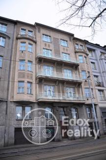 cz 5) Nebytový prostor Nabídková cena: 7 860 000 Kč Upravená nabídková cena: 81 031 Kč/m 2 Lokalita: Rašínovo nábřeží, Nové Město,