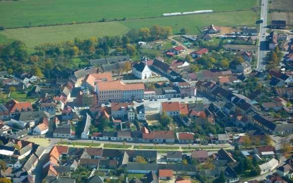 Obce od 1000 do 2999 obyvatel 992 obcí 12 789 zastupitelů Profesní skupiny zastupitelů (Top 5): 14,1 % - OSVČ 12,6 % - technické 10,5 % - školství a