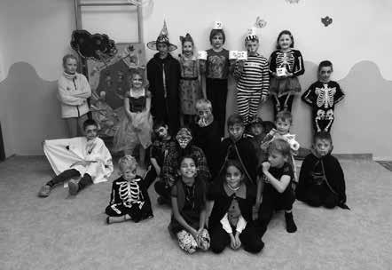 Vyráběli si masky a kostýmy, malovali a kreslili obrázky spojené s Halloweenem. Žáci se sešli v mateřské škole, ale ještě než došlo na Halloweenskou zábavu, předcházela této akci Drakiáda.