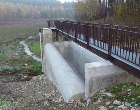 kapacity prostorů nádrží, a to včetně odstranění jejich sedimentů).