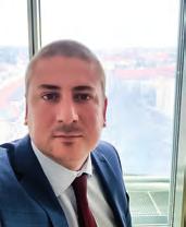 Před příchodem na akademickou půdu pracoval od roku 2004 v manažerských pozicích ve firmě Amagasaki Pipe Czech s.r.o. Před tím působil jako Science & Technology Specialist na českém velvyslanectví v Tokiu a hned po škole, v letech 1996 1998, ve firmě Novell-Prague, Czech Republic.
