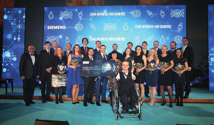 Jsem rád, že zde dnes mohu jako rektor jedné z univerzit, jejichž studenti se pochodu zúčastnili vyjádřit úctu těm, kdo tehdy dokázali hájit demokracii, uvedl mj. doc. Petráček.
