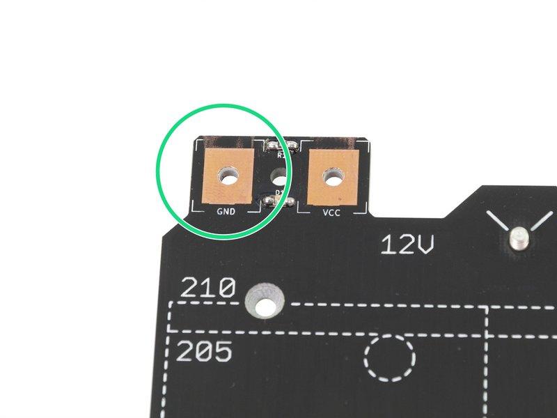 Podložka M3w (2x) Samojistná matice M3nN (2x) Napájecí kabel (1x) POZOR, JE NESMÍRNĚ DŮLEŽITÉ správně