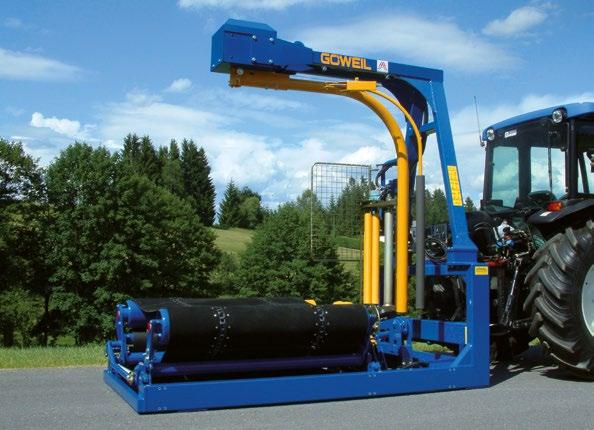 G3010 Q STANDARD OVÍJECÍ STROJ NA HRANATÉ BALÍKY Programové ovládání STANDARD ZÁKLADNÍ VYBAVENÍ Jedno ovíjecí rameno Hydraulicky sklopný ovíjecí stůl s mechanickým přestavením délky pásu Široký,