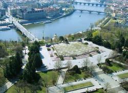 soutěže připravované soutěže Cena nadace Proměny 2009 Jednokolová ideová anonymní architektonicko-urbanistická soutěž Vyhlašovatel: Nadace Proměny Předmět soutěže: Architektonicko-urbanistický návrh
