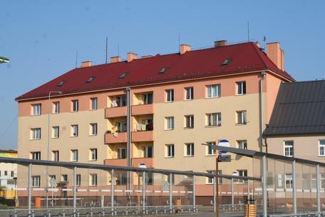 dřevěným obložením,