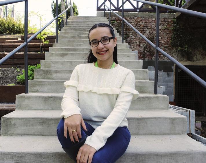 zrcadlení foto: Gabriela Knýblová Daiyana Chaparro je z Kolumbie. V současnosti je na výměnném studijním pobytu na katedře rozvojových a environmentálních studií Přírodovědecké fakulty UP.