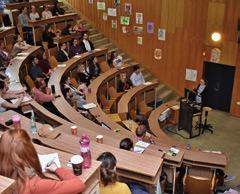 Kineziologické konference FZV se účastnil i britský odborník na biomechaniku pohybu Témata z fyzioterapeutické a rehabilitační praxe v návaznosti na aktuální možnosti biomechanických analýz pohybu