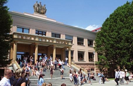 Hostem byl Jim Richards z britské University of Central Lancashire.