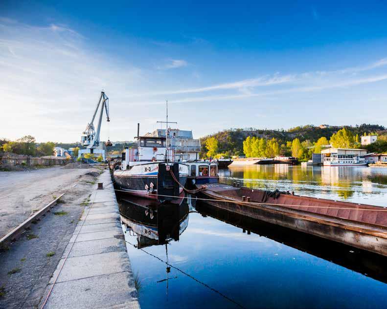 Holešovický přístav ulice Jankovcova ulice V Přístavu 9 Holešovický přístav, Prague Marina Holešovický přístav, významná technická památka, je jediným pražským přístavem, který propojuje lodní