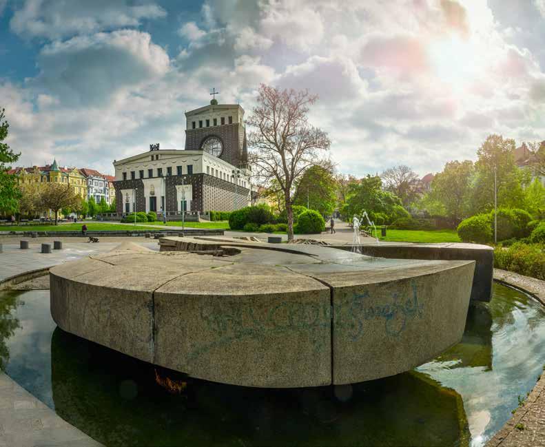 Náměstí Jiřího z Poděbrad 3 4 km Z Vinohrad na Žižkov Za kouzlem pražské bohémy Legendární Žižkov je mimo historické centrum snad nejslavnější pražskou čtvrtí.