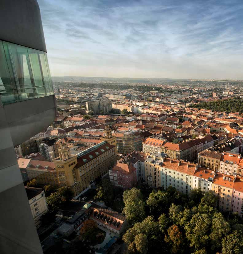 Název: Praha:pěšky 2 Text: Fotografie:, Richard Horák, Eva Neuman, Kateřina Pavlitová Mapové podklady: IPR Praha Grafický návrh a