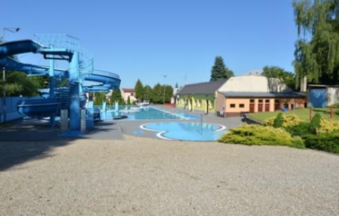 Městské koupaliště Šternberk Provozovatel TK Šternberské sportovní centrum spol. s r.o. Příjmy z prodeje vstupenek r. 2015 759 310 Kč r. 2016 360 510 Kč r. 2017 411 210 Kč r.