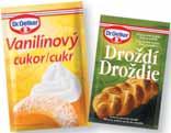 Po ãástech vyválíme pláty, z kter ch vykrajujeme asi 14-18 cm velkou formiãkou zvífiátka - zajíãky, slepiãky, apod.