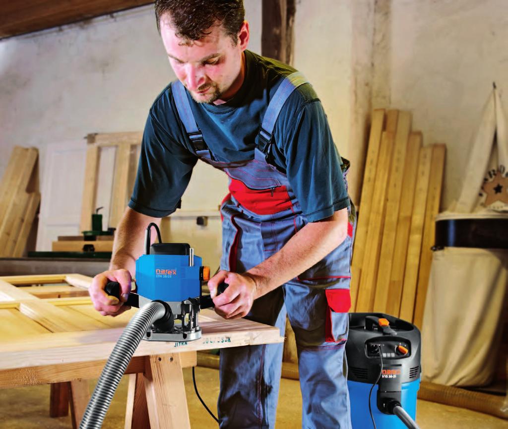 Hoblík a horní frézka Elektrický hoblík je typickým strojem k opracování dřeva. Nejčastěji bývá užíván v případech, kdy je potřeba povrch materiálu srovnat či vyhladit.