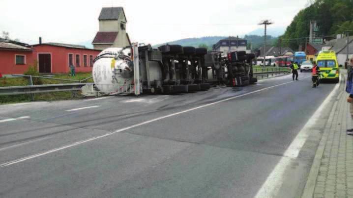 Dopravní nehoda silni ní Okres: Jeseník Obec: B lá pod Prad dem Datum: 04.05.