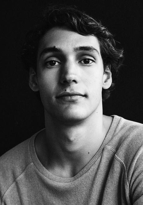 BALET > PŘEDSTAVUJEME Daniel Camargo TIMELESS Serenade Separate Knots Le Sacre du printemps Uvádíme: 18., 19. a 21. dubna 2019 v Národním divadle MARNÁ OPATRNOST (La Fille mal gardée) Uvádíme: 18.