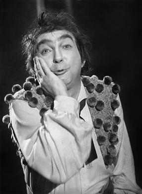 FOTO ARCHIV DIVADELNÍ KRONIKA Blahopřejeme Josef Somr * 85 let JOSEF SOMR (15. 4. 1934), členem Činohry ND od roku 1978 do 2002. Mj.