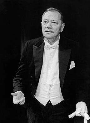Z rolí v ND: Jakub Bušek (Naši furianti), Profous (Vévodkyně valdštejnských vojsk), Claudius (Hamlet), Kunz (Rok na vsi), Pan František (Romance pro křídlovku). Jako Lízal, Maryša, 1999.