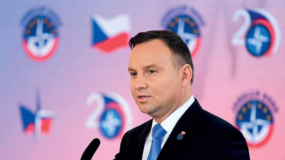 12 NÁZORY A KOMENTÁŘE Tvář dne Foto čtk Jednoznačně cítíme, že se vrátily staré souvislosti imperiální politiky Ruska, rozšiřování jeho zón zájmů, zabírání dalších zemí, řekl na oslavách 20.