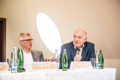 Tehdy firmy žijící z projektů najednou musely řešit výrazně jiné problémy než prodej, když banky nebo operátoři zavřeli