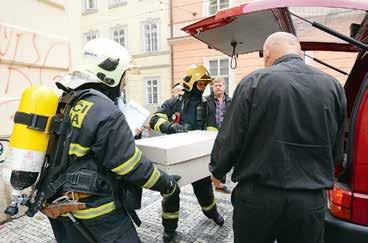 Oskar Kuptík Zatím nejděsivějším ohněm, který v dějinách zasáhl srdce a duši českého národa, byl požár Národního divadla (ND). Češi si hned vybrali na nové a myslelo se na protipožární ochranu.