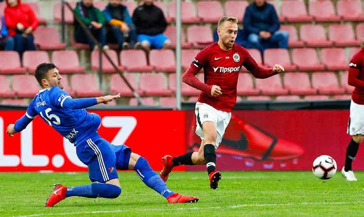 32 FORTUNA:LIGA ZAUJALO MĚ BORIS KOČÍ Na Letné nezačala Sparta příliš dobře, její výkon byl rozháraný, zákonitě se na něm podepsaly i události posledních dnů po tragické smrti Pepy Šurala.