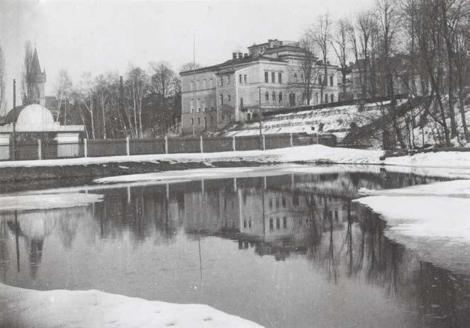 88: Ojedinělý pohled na Hankův dům od jihozápadu,