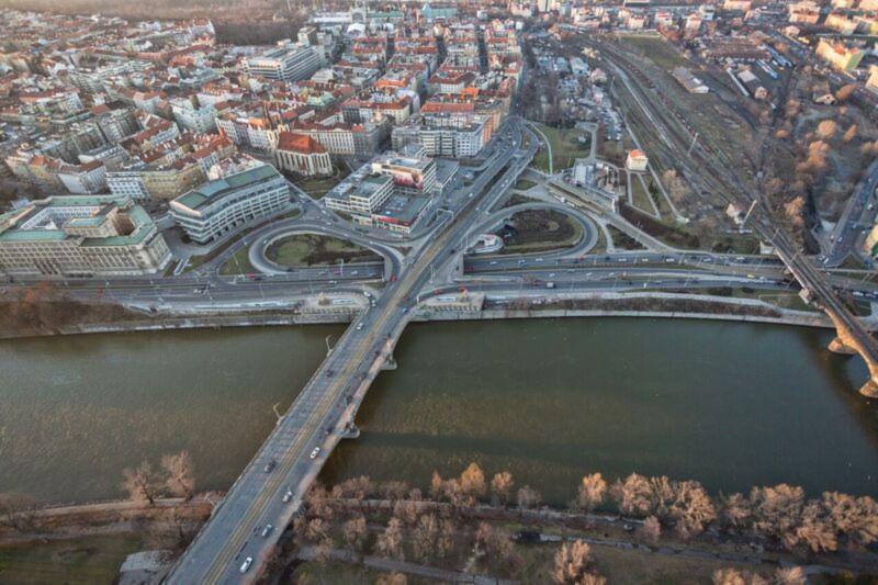 BROWNFIELD INFRASTRUKTURA