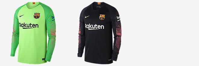 , Andrés Iniesta(dlouho byl kapitánem), Dani Alves, Ronaldinho, Alexis Sánchez, Ronaldo
