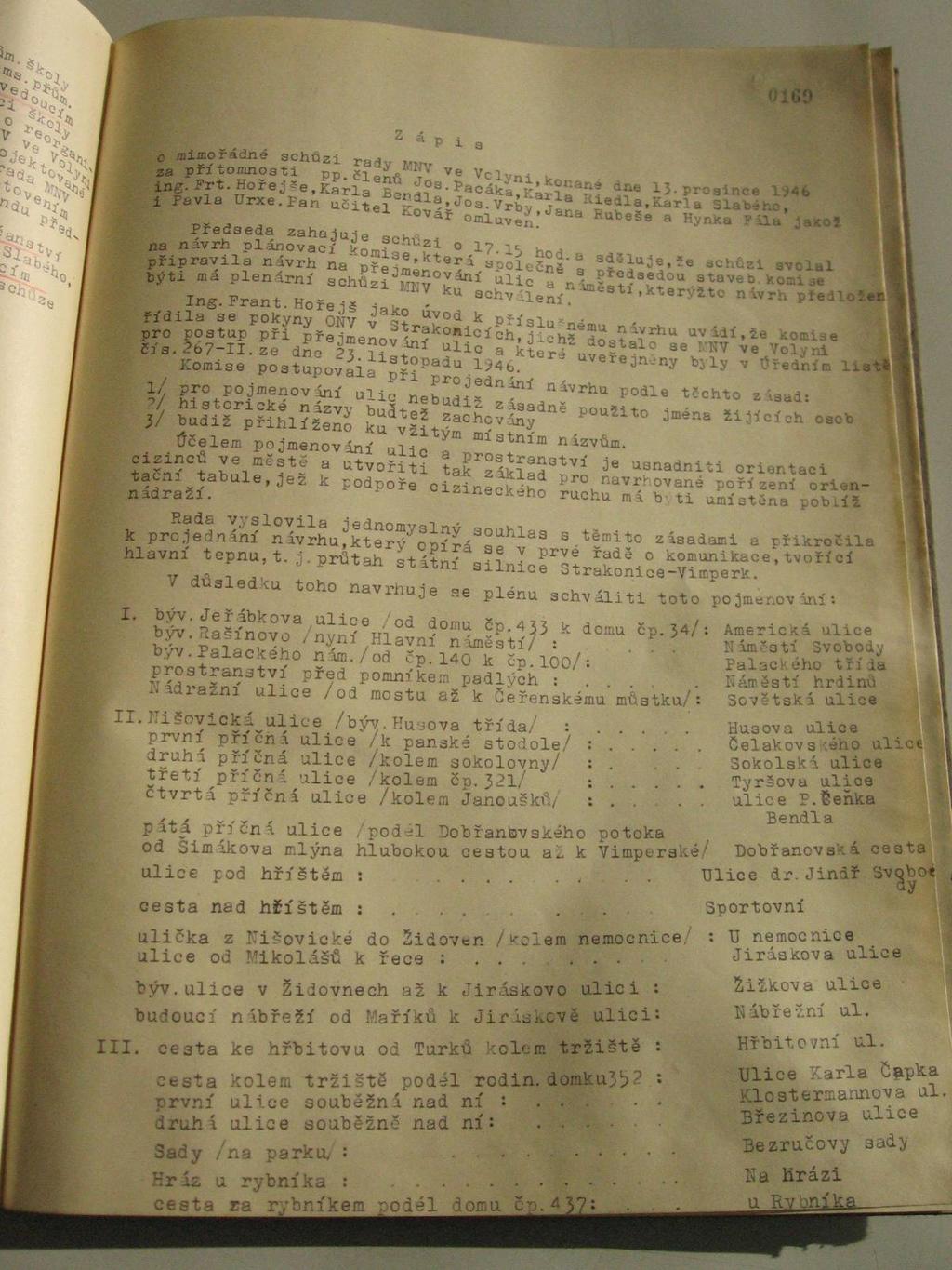 Příloha č. 9: Zápis z jednání rady MNV ve Volyni o revizi uličního názvosloví s návrhy jednotlivých jmen (13. 12.