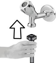 Modely s jediným přívodem vody nepřipojujte ke kohoutku s horkou vodou. V takovém případě se prádlo poškodí nebo se výrobek přepne do ochranného režimu a nespustí se.