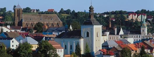 Turnov středověké město na řece Jizeře, na okraji Euroregionu Nisa zpracování drahých kamenů (český granát), šperkařství, dnes průmyslové město Srdce Českého