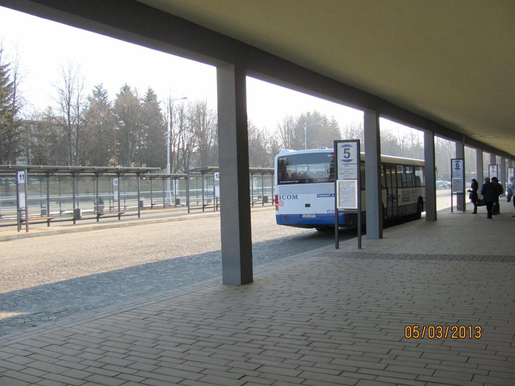 Projekt vyřešil neúnosný stav autobusového nádraží ve Žďáře nad Sázavou, které bylo postaveno v roce 1966 a pouze s menšími úpravami bylo stále v provozu.