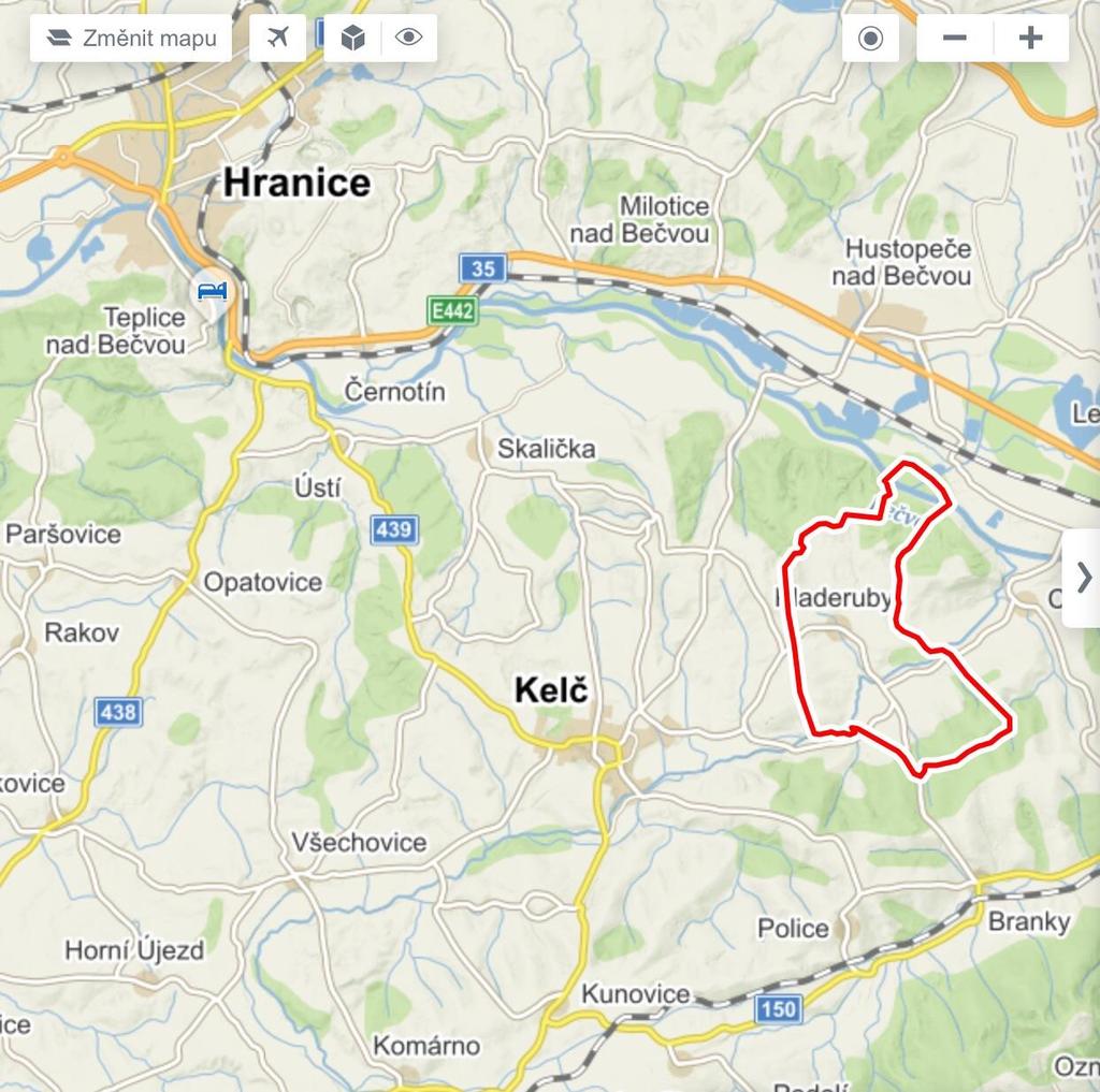 Obec Kladeruby leží 9 km severozápadně od Valašského Meziříčí. Rozkládá se na ploše 704 ha v nadmořské výšce 340 m n. m. Leží na levém břehu říčky Juhyně, obcí protéká potok Hrčál.