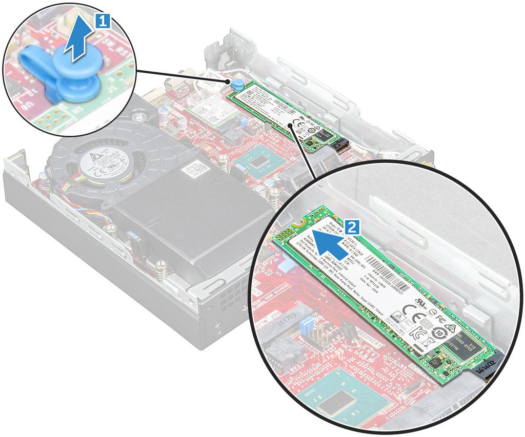 Montáž karty SSD M.2 PCIe 1 Vložte kartu SSD M.2 PCIe do konektoru. 2 Zatlačte na modrou západku a zajistěte kartu SSD M.2 PCIe. 3 Namontujte následující součásti: a sestava 2,5palcového pevného disku b kryt 4 Postupujte podle postupu v části Po manipulaci uvnitř počítače.