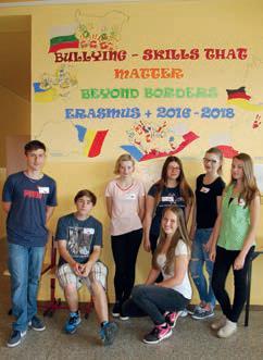 Návštěva v Polsku V posledním květnovém týdnu 2017 vybrala ZŠ Holice, Holubova sedm studentů, kteří se zúčastnili družebního pobytu v polském městě Strzelce