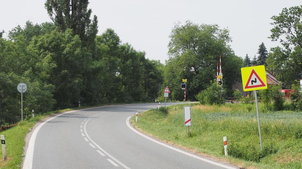 Úsek silnice I/37 mezi Jaroměří a Hořenicemi opatření se připravuje Úsek silnice I/37 mezi Jaroměří a Hořenicemi podzim 2016 - ŘSD doplnilo a zvýraznilo SDZ.