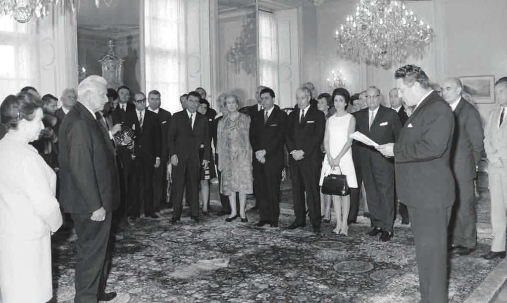1919 2019 Prezident republiky Ludvík Svoboda s chotí přijali bezpříspěvkové dárce krve v doprovodu vedoucích představitelů ČSČK, Pražský hrad, 20. 1.