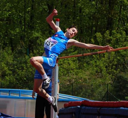 Výkonnostní a vrcholový sport Vydařený mítink Youth Athletics s výkony roku Za na letošní květen nečekaně slunečného počasí se na atletickém stadionu Mirka Tučka v Borkách uskutečnil mládežnický