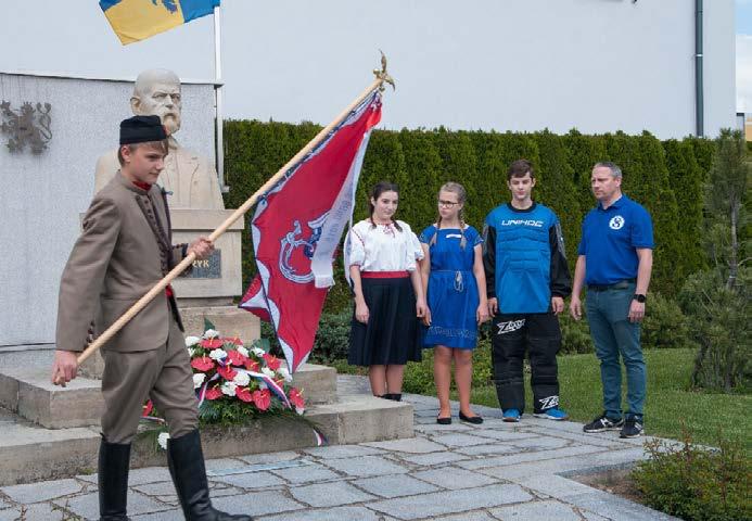 Dospělí členové se ještě v pozdním odpoledni sešli na slavnostní členské schůzi, kde byli za dlouholetou činnost oceněni nejzasloužilejší členové sestra Bohuslava Vacková, dlouholetý jednatel bratr