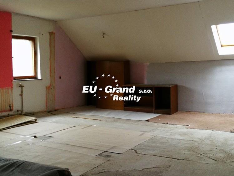 Záznam o prodeji srovnávané nemovitosti č. 2 1. Identifikace Prodej, Rodinný dům, 180 m 2, Úzská, Celková cena: 850.000 Kč Adresa: Úzská, 2.