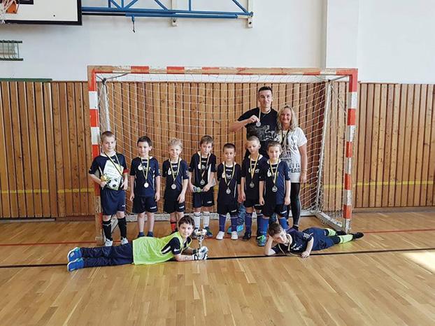 SK Dolní Kounice Mini přípravka Dne 24. 3. 2019 proběhlo vyvrcholení zimní halové ligy v Brně-Komárově pro naši nejmladší věkovou kategorii U7 (děti od 4 do 7 let).