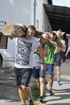 Starší přípravka Starší přípravka zahájila jarní část sezóny nejdříve výhrou 3:1 nad týmem z Rajhradu a o týden později vysokou výhrou 13:2 nad týmem z Pozořic.