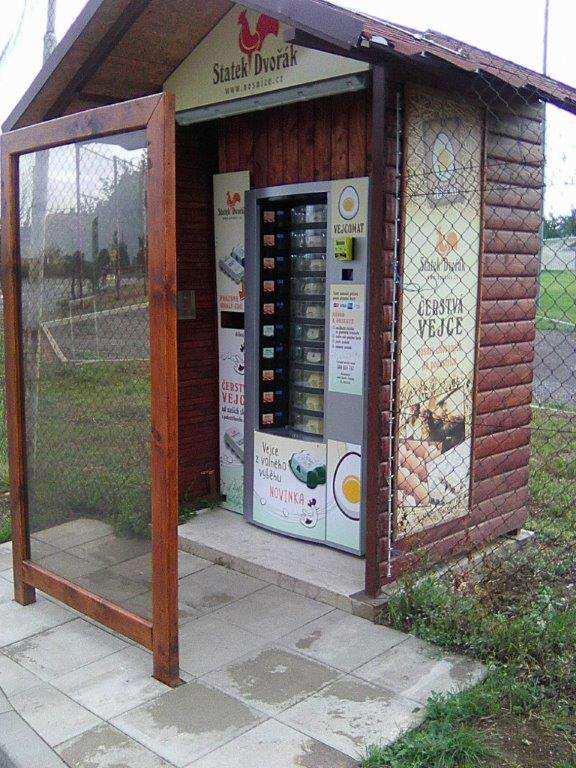 Na Točné v pořádku přistálo na zdejší travnaté přistávací dráze dlouhé více než 800metrů v roce 2015 a je součástí a také ozdobou zdejší expozice.